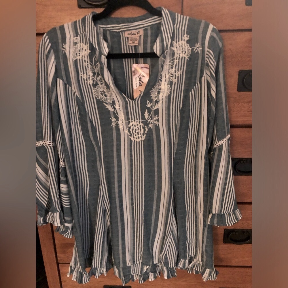 NWT Embroidered Boho Teal Top